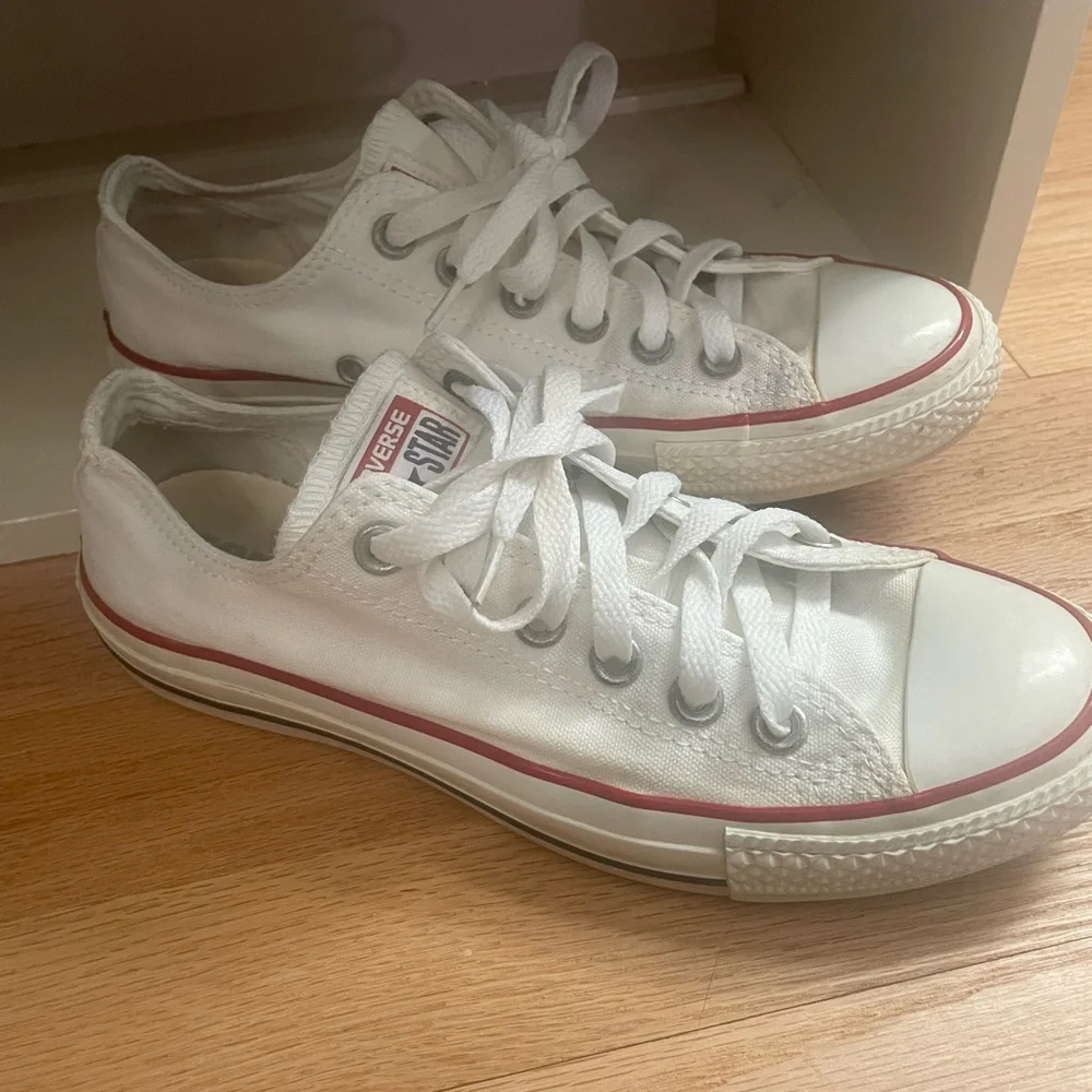 Converse Chuck Taylor All-Star Unisex White Low Top Sneakers Women’s 7 Men’s 5 - Picture 4 of 16